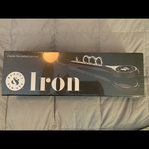 Beauty & Pin-Ups Iron